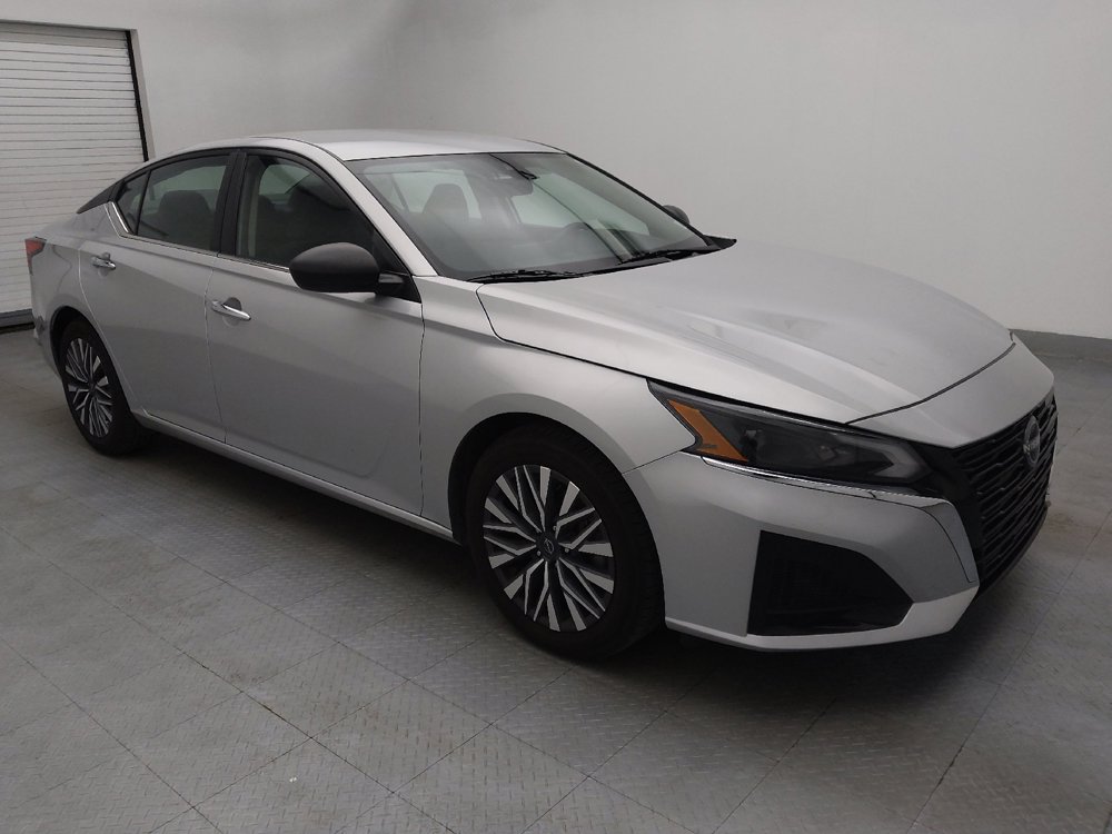 Used 2024 Nissan Altima 2.5 SV image 11