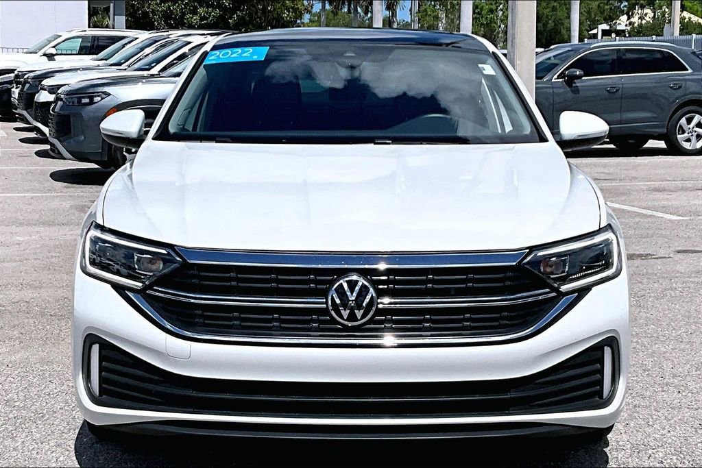 Certified 2022 Volkswagen Jetta SEL FWD image 10