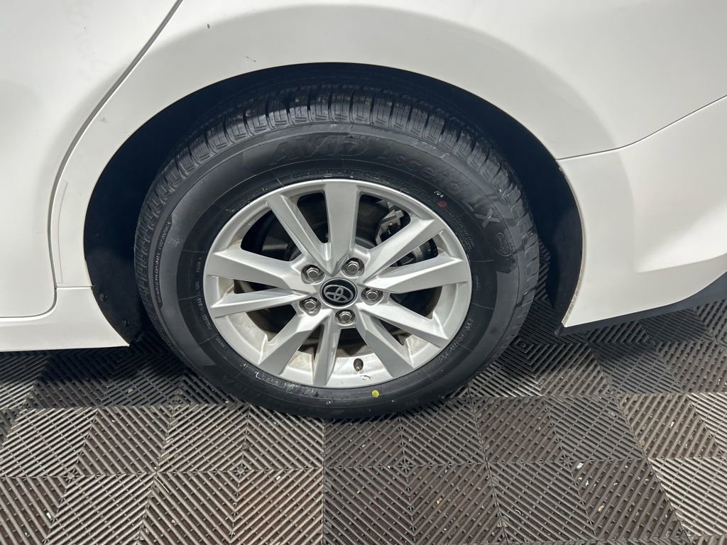 Used 2025 Toyota Camry LE image 29