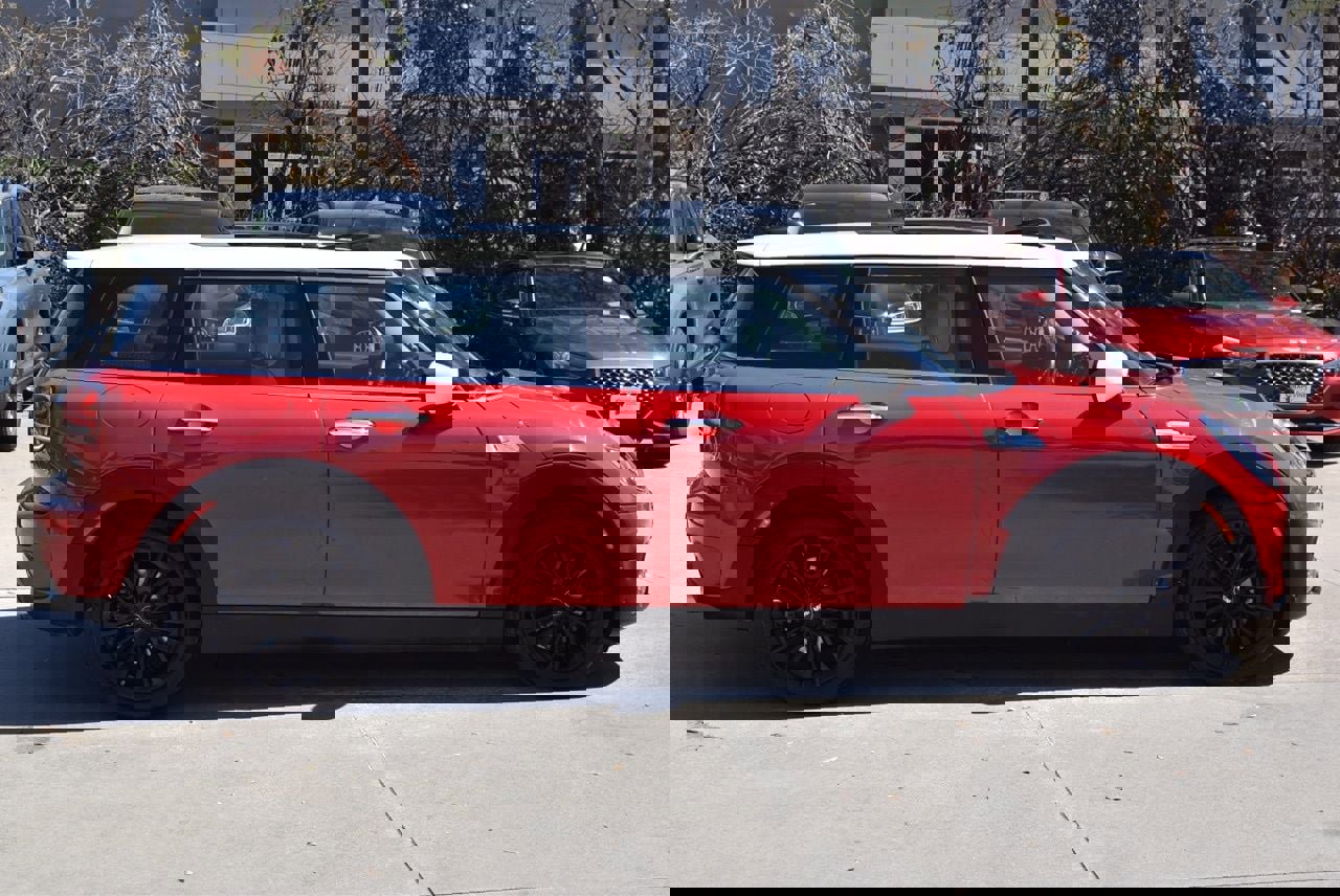 Used 2024 MINI Cooper Clubman S w/ Signature Upholstery Package image 6