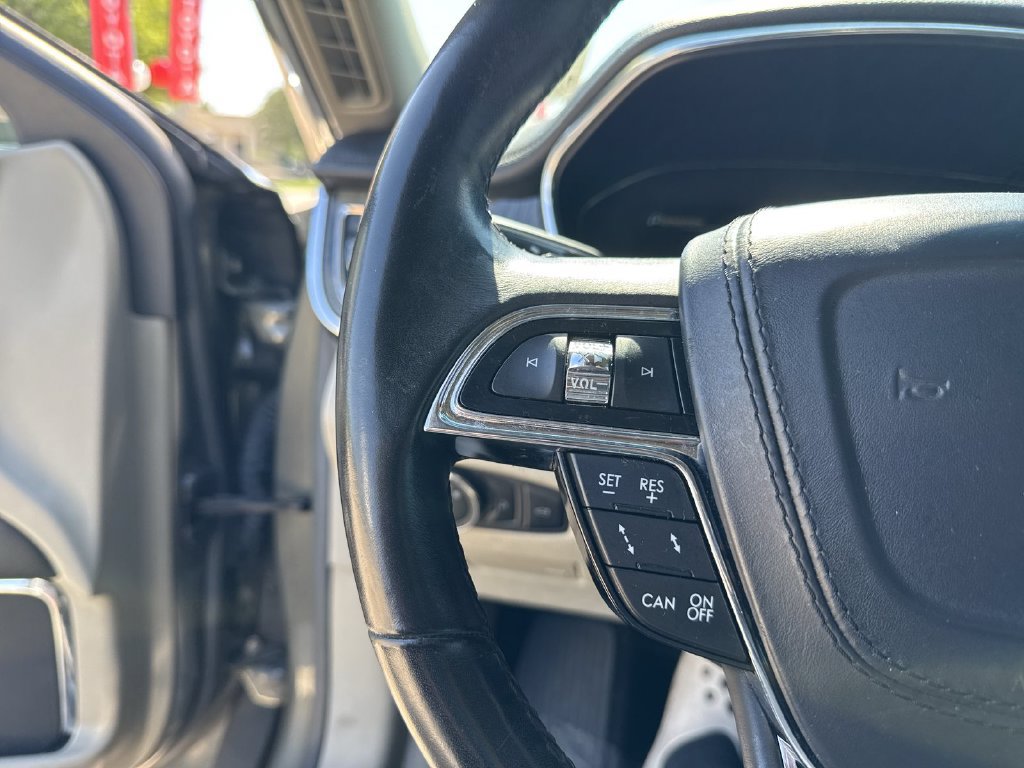 Used 2017 Lincoln Continental Reserve w/ Rear-seat Package AWD/4WD image 17