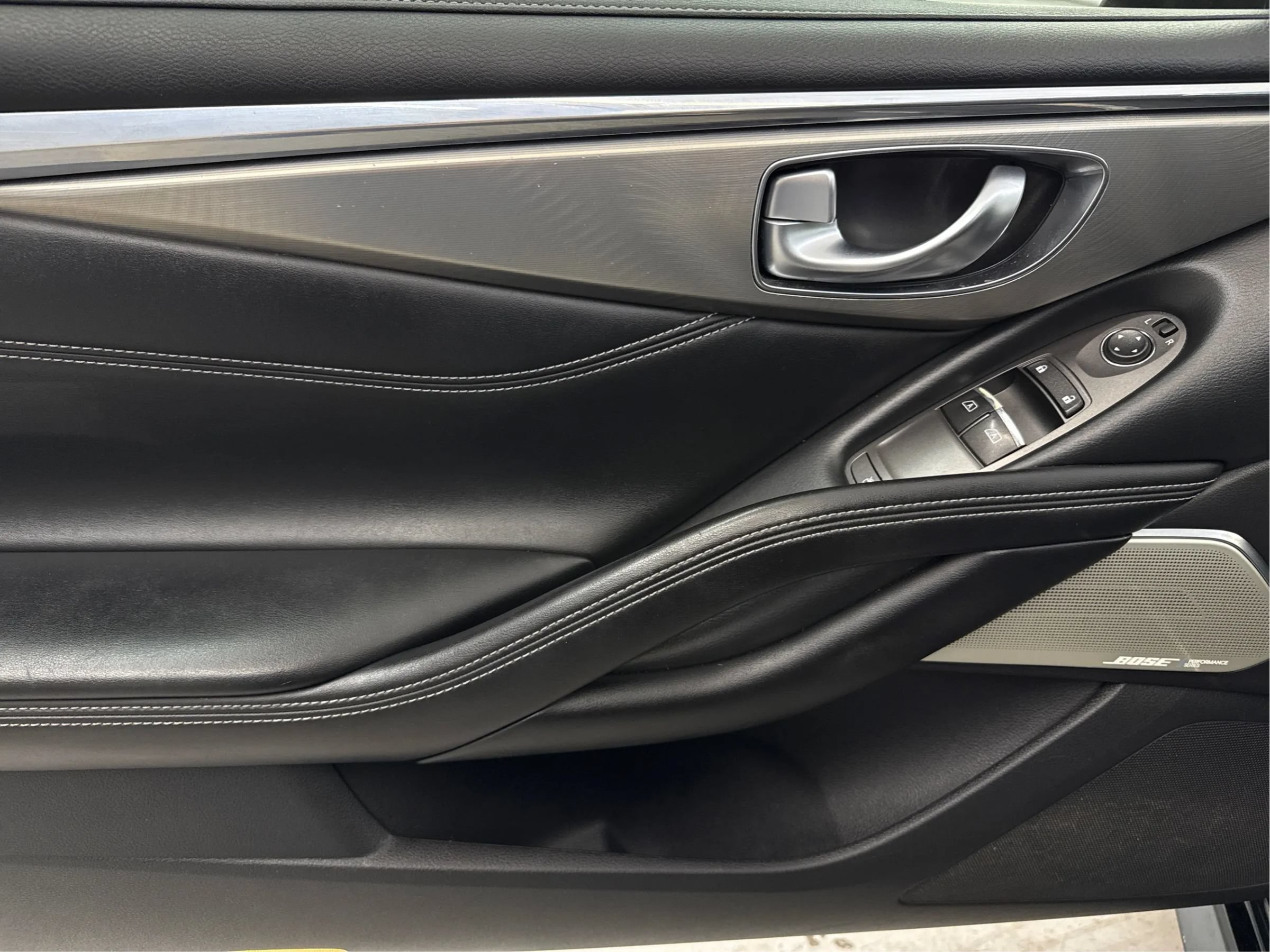 Used 2018 INFINITI Q60 3.0t Luxe AWD/4WD image 23