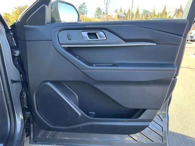 Used 2025 Ford Explorer ST-Line AWD/4WD image 22