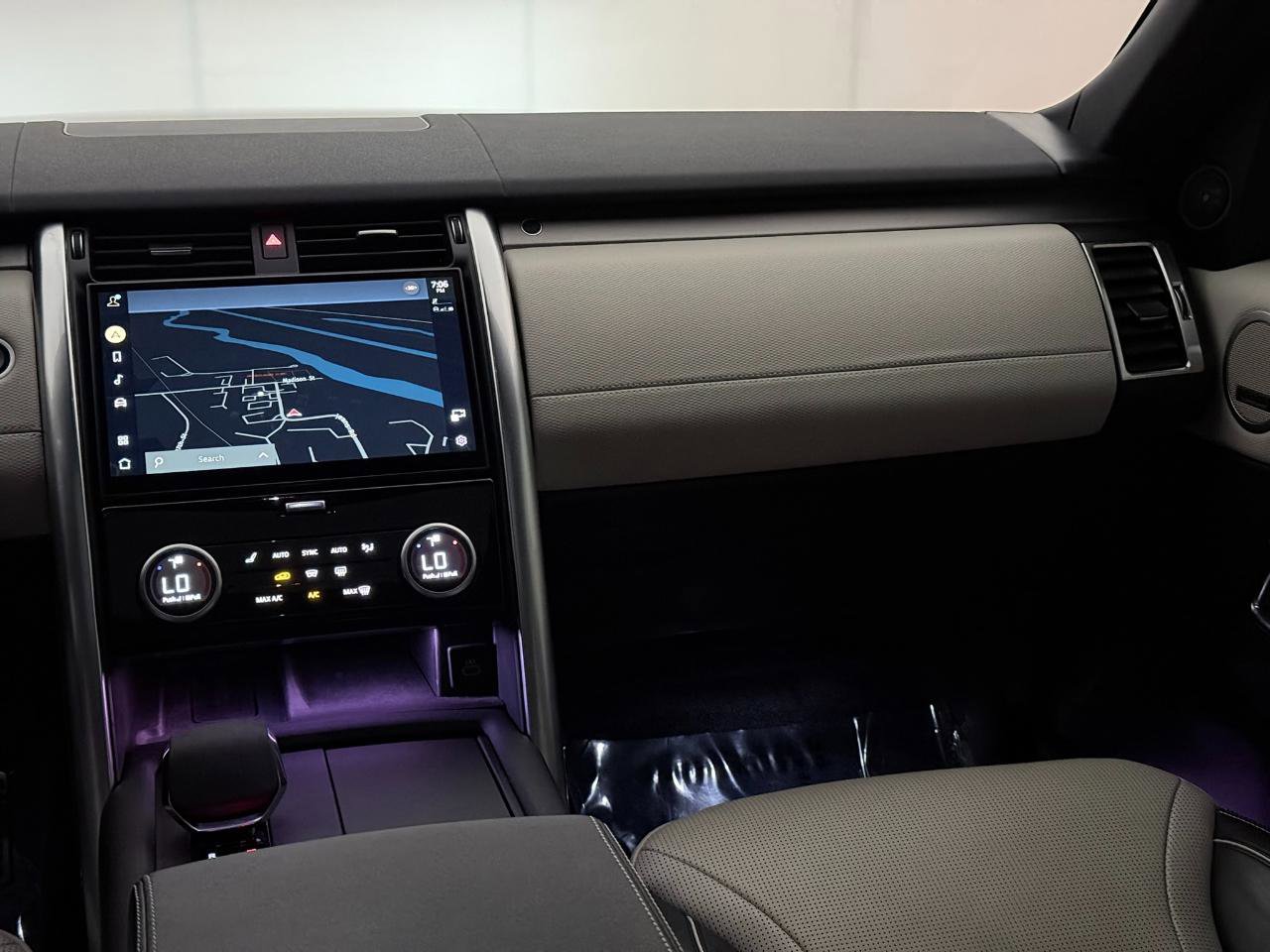 Used 2022 Land Rover Discovery HSE R-Dynamic image 30