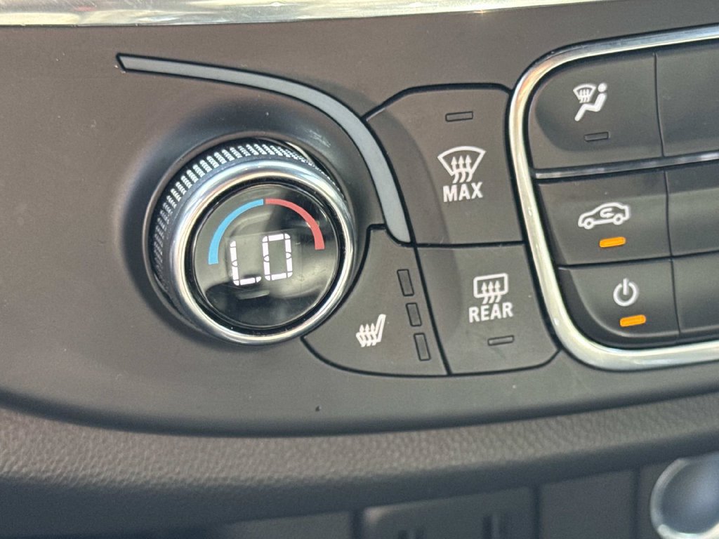 Used 2023 Chevrolet Traverse LT FWD image 26