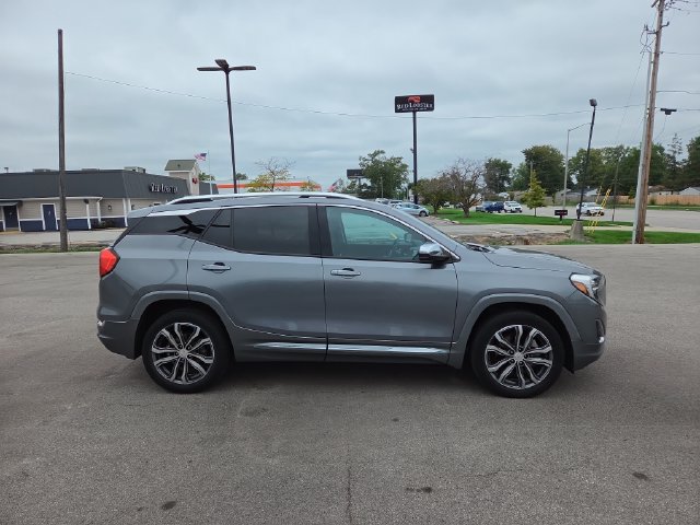 Used 2019 GMC Terrain Denali w/ Advanced Safety Package AWD/4WD image 5