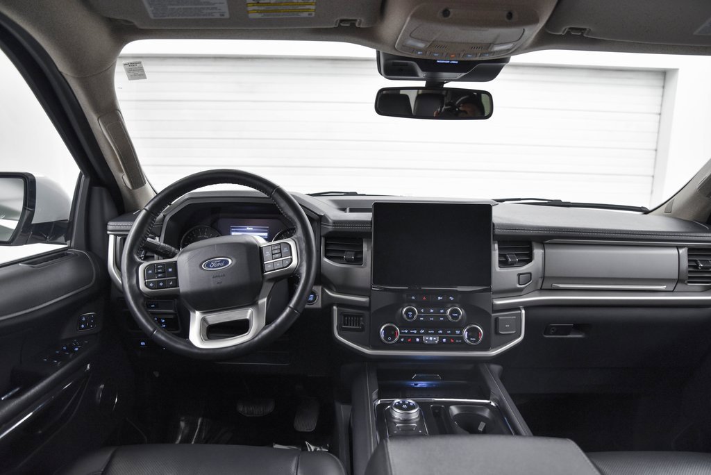 Used 2024 Ford Expedition XLT image 25