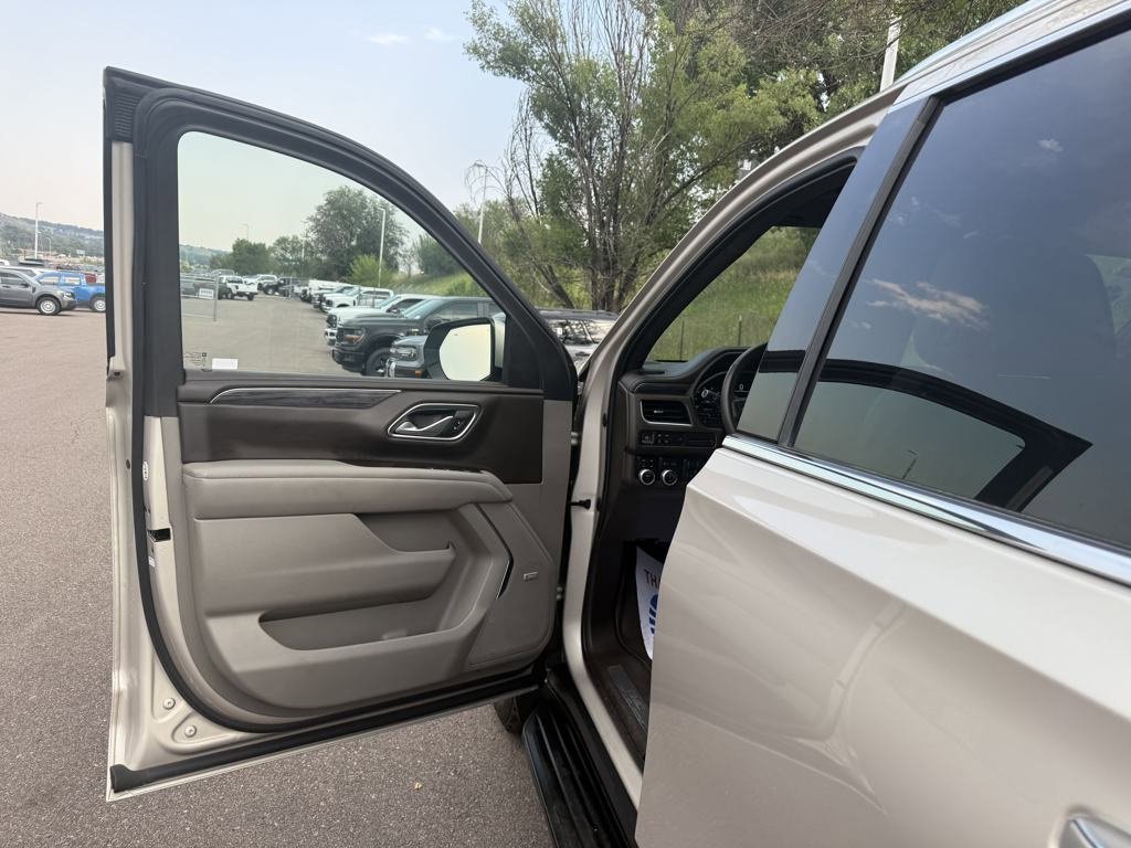 Used 2022 GMC Yukon SLT w/ SLT Luxury Package image 10