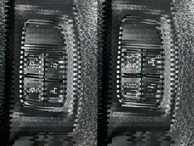 Used 2018 RAM 2500 Tradesman w/ Chrome Appearance Group image 33