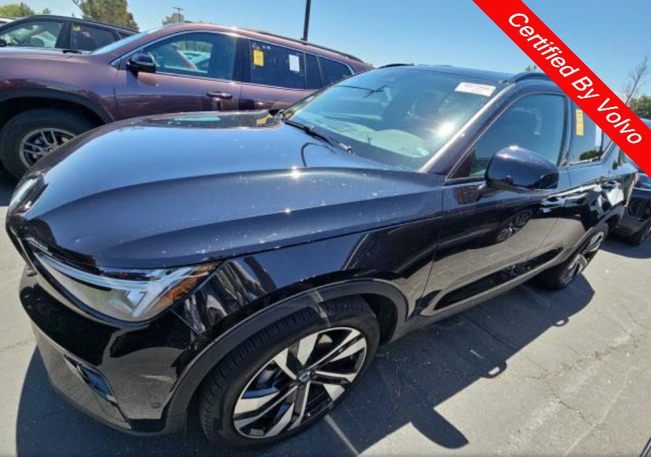 Used 2025 Volvo XC40 B5 Plus