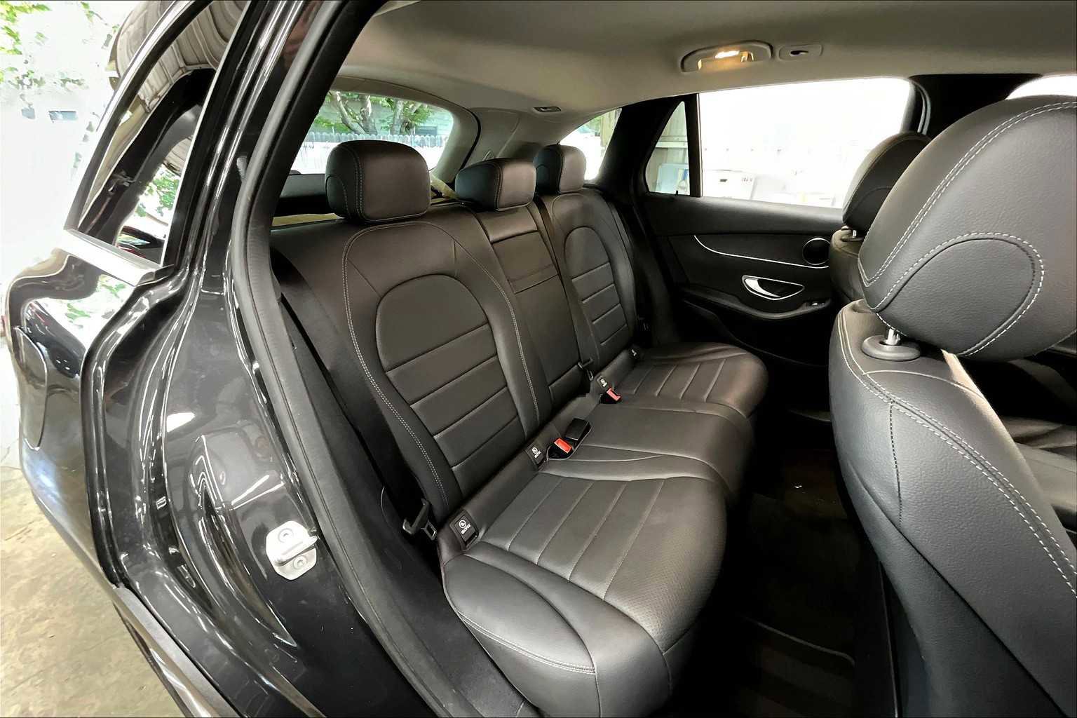 Used 2021 Mercedes-Benz GLC 300 4MATIC image 29