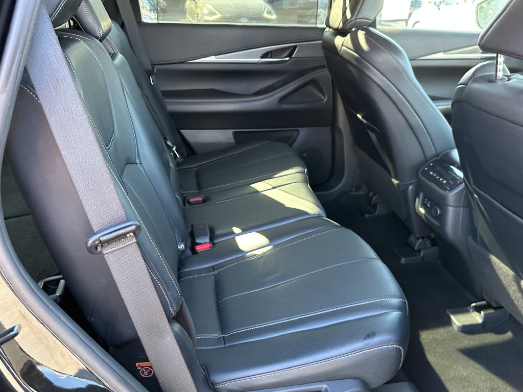 Used 2023 INFINITI QX60 Luxe w/ Cargo Package FWD image 19