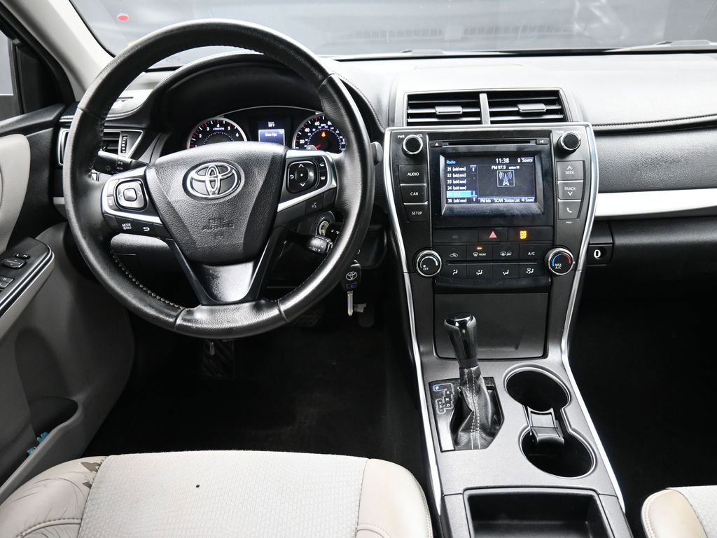 Used 2016 Toyota Camry SE image 19