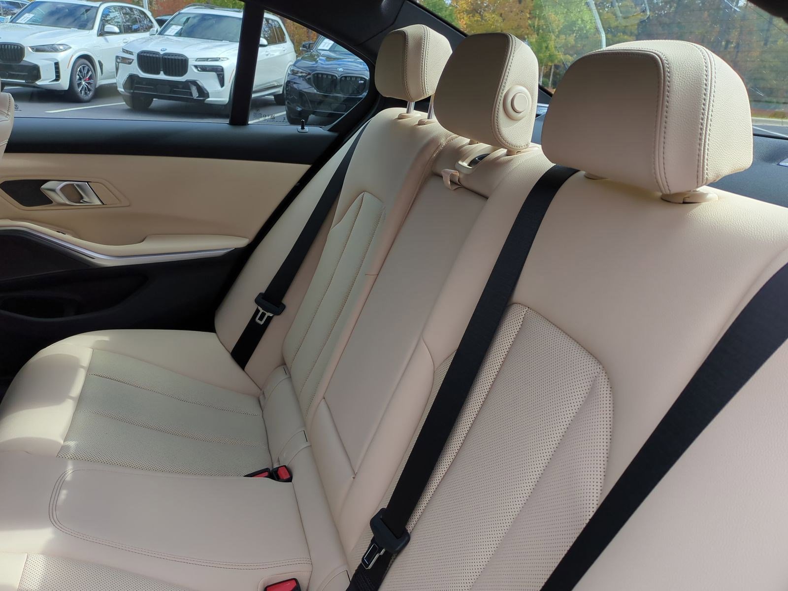 Certified 2026 BMW 330i xDrive Sedan w/ M Sport Package AWD/4WD image 28