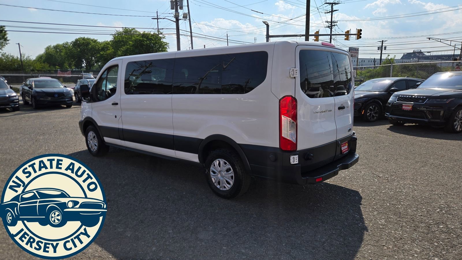 Used 2017 Ford Transit 350 XLT RWD image 5
