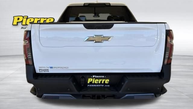 Used 2025 Chevrolet Silverado EV LT AWD/4WD image 3