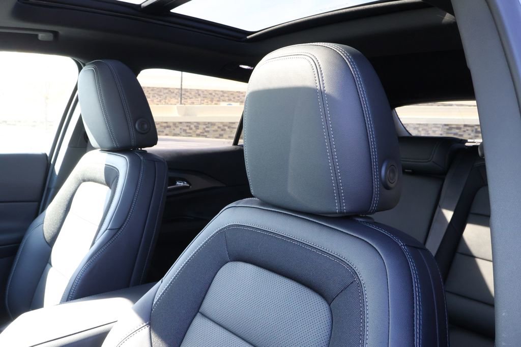 New 2026 Chevrolet Equinox EV LT image 15