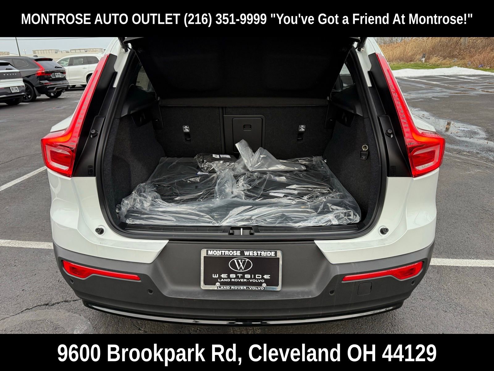 New 2026 Volvo XC40 B5 Plus w/ Protection Package Premier image 38