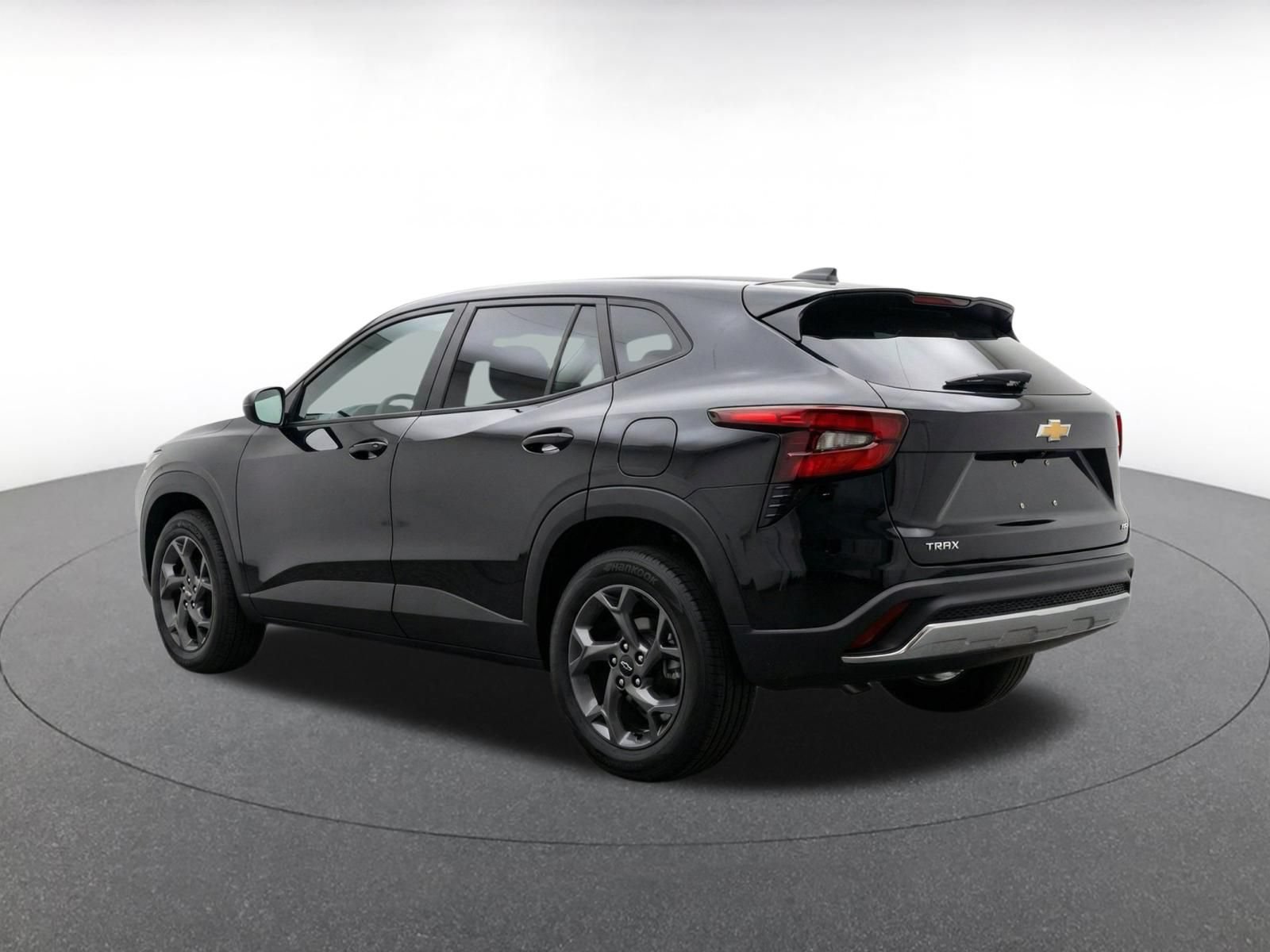 Used 2025 Chevrolet Trax LT FWD image 7