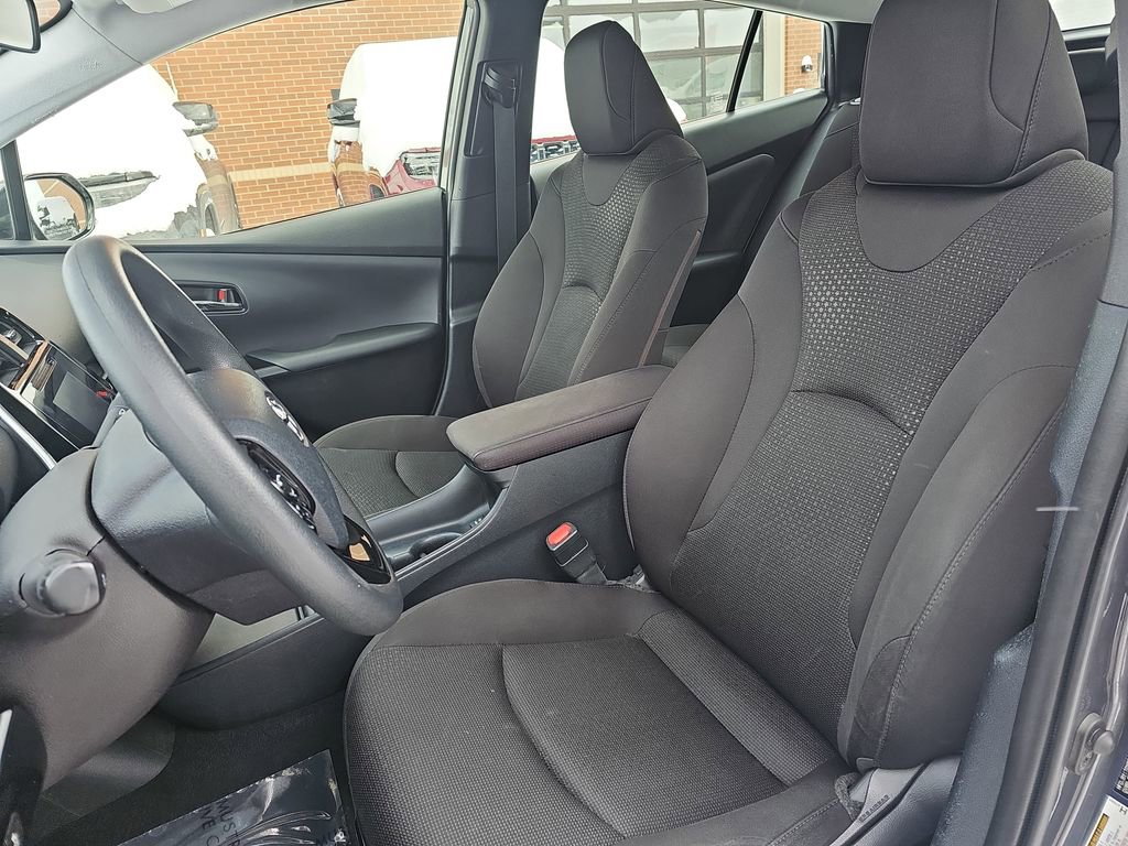 Used 2019 Toyota Prius L Eco image 14