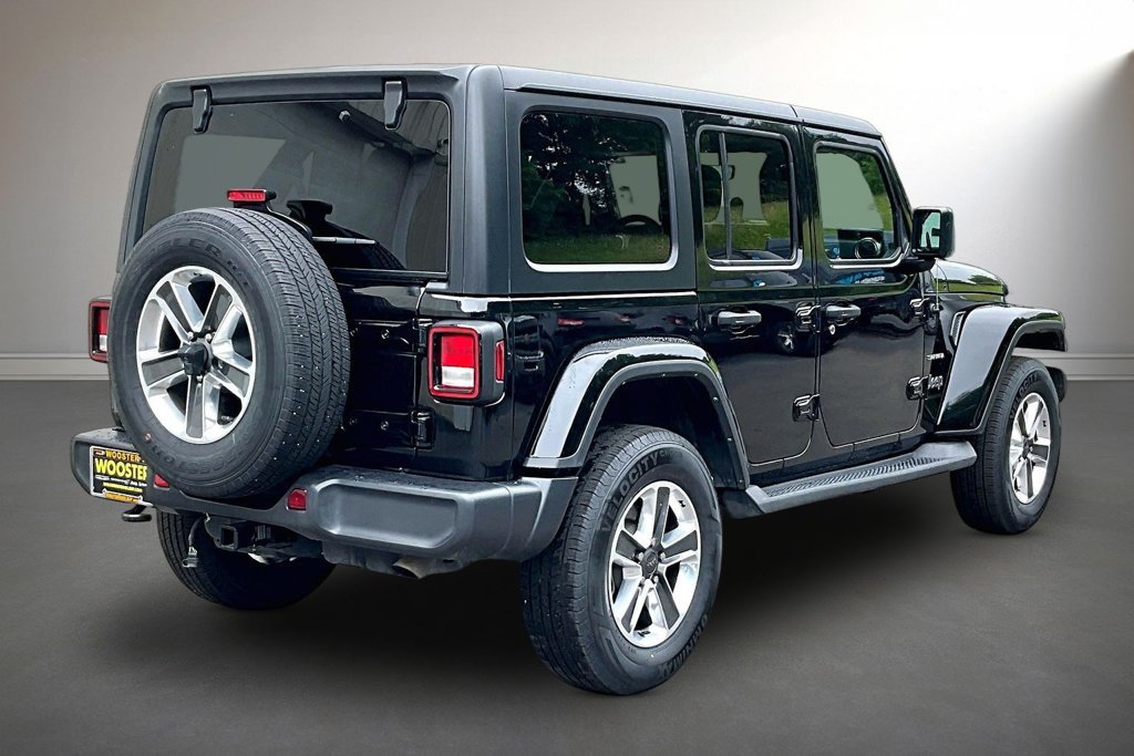 Used 2023 Jeep Wrangler Unlimited Sahara AWD/4WD image 5