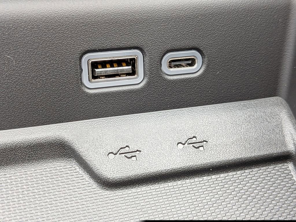 New 2026 Chevrolet Suburban High Country image 26