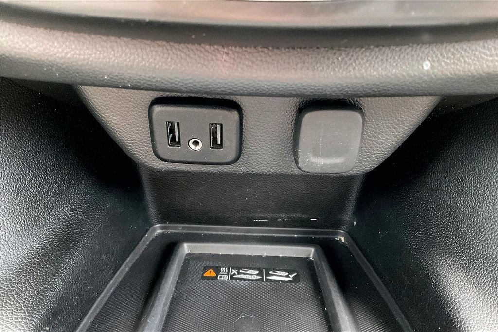 Used 2023 Chevrolet Traverse LT FWD image 34