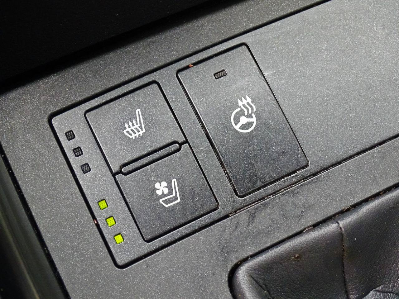 Used 2022 Lexus IS 300 AWD w/ Premium Package image 31