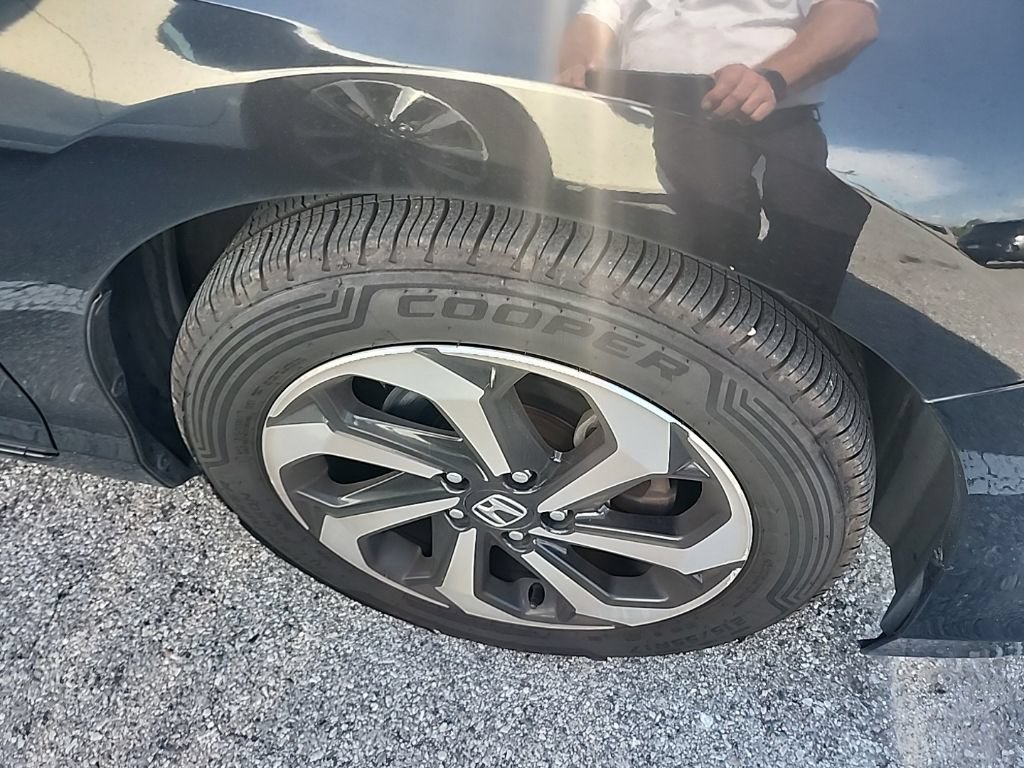 Used 2017 Honda Accord EX-L image 18