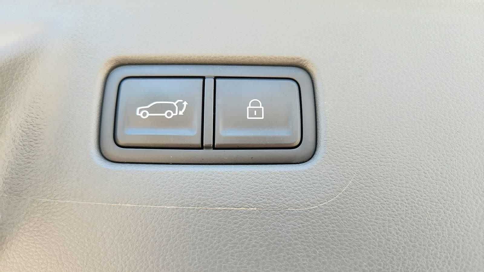 Certified 2025 Hyundai Santa Fe SE FWD image 28