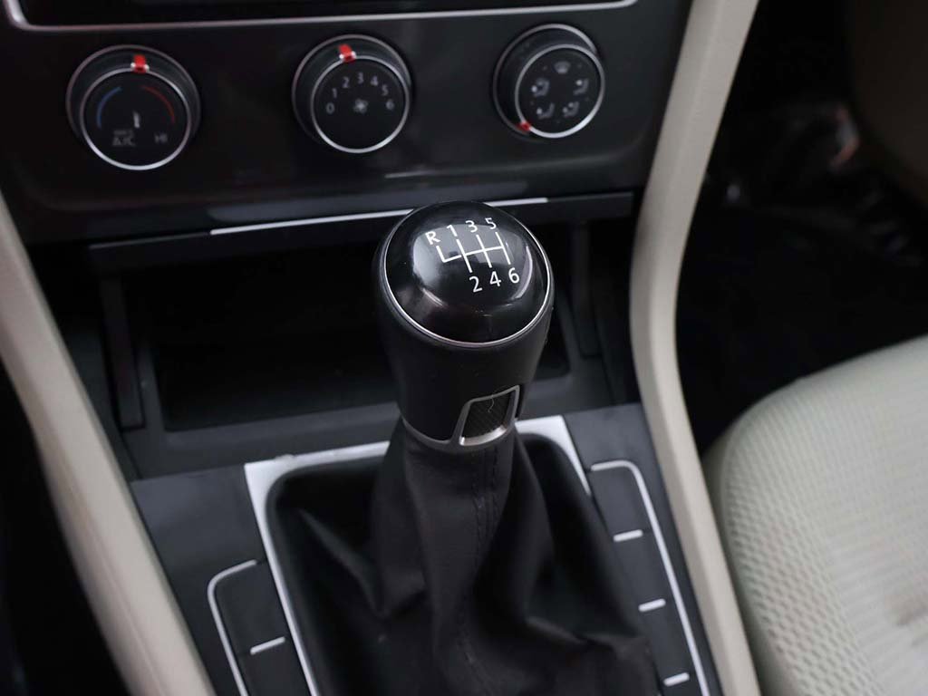 Used 2019 Volkswagen Golf S image 43