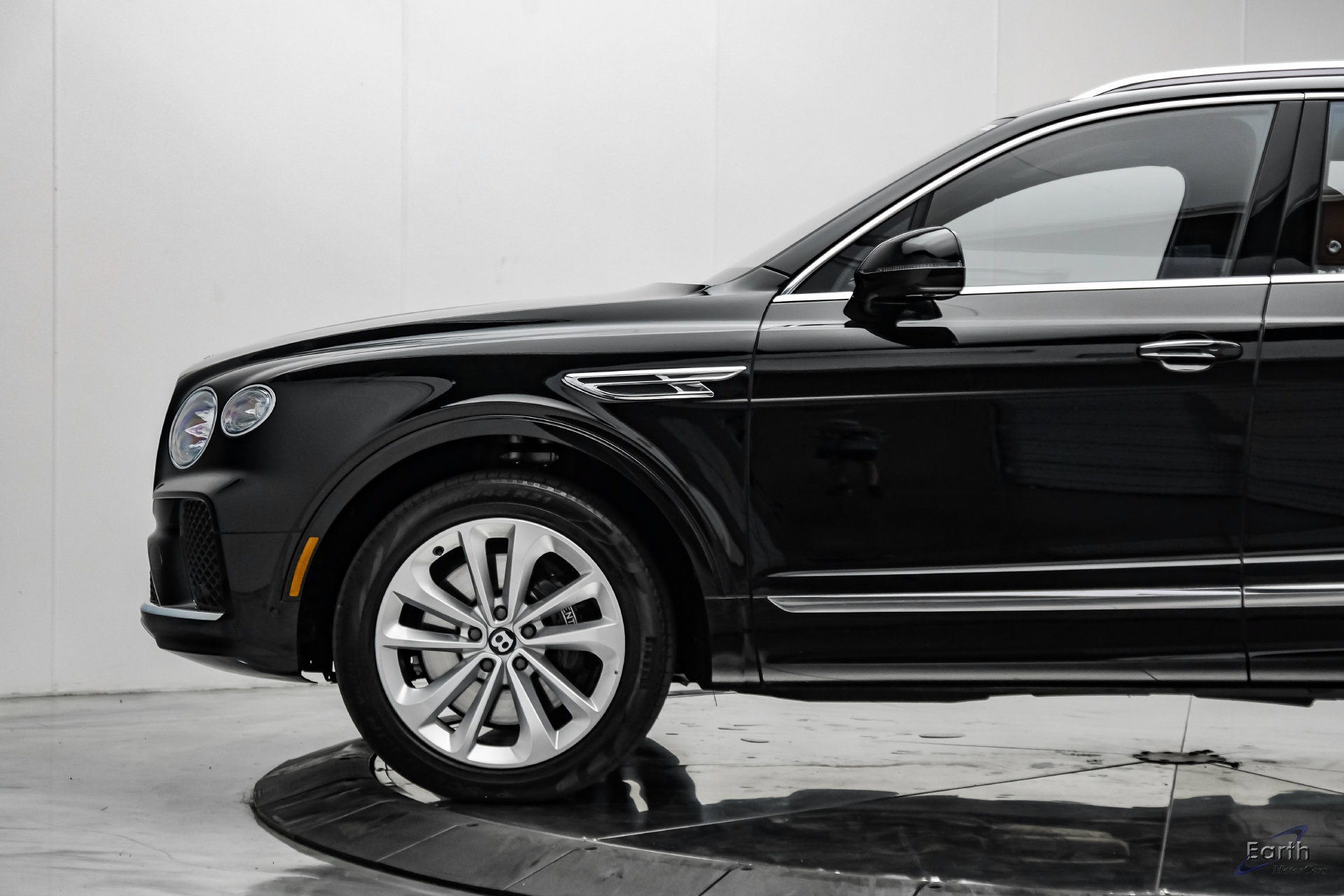 Used 2023 Bentley Bentayga Extended Wheelbase AWD/4WD image 6