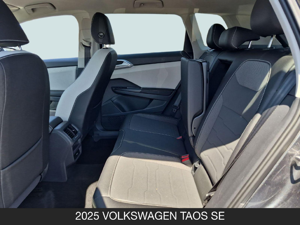Used 2025 Volkswagen Taos SE FWD image 16