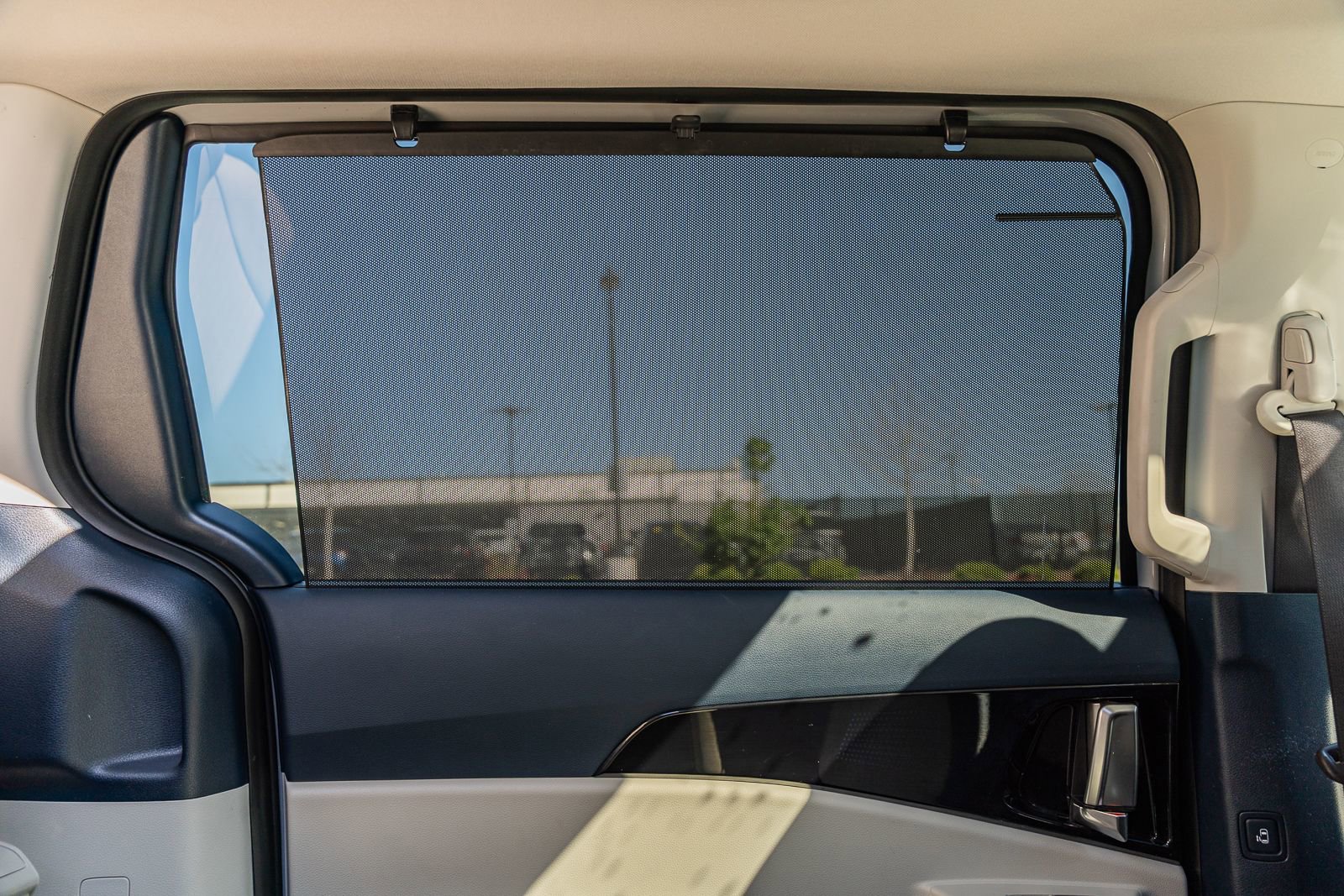 Used 2025 Kia Carnival SX Prestige image 18