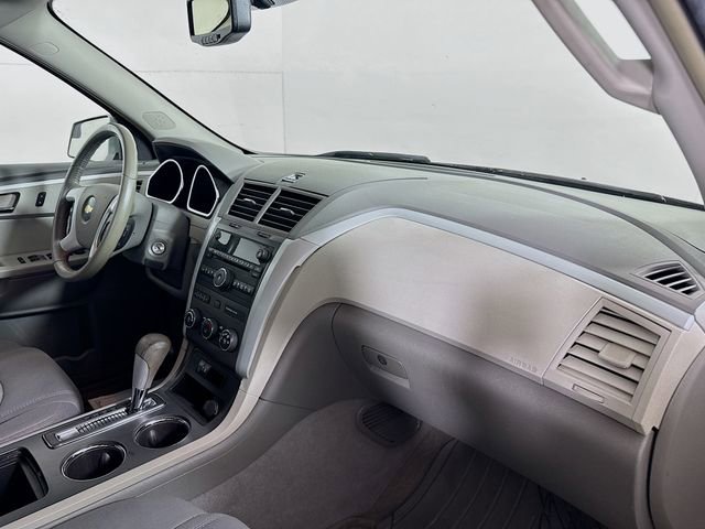 Used 2009 Chevrolet Traverse LT FWD image 30