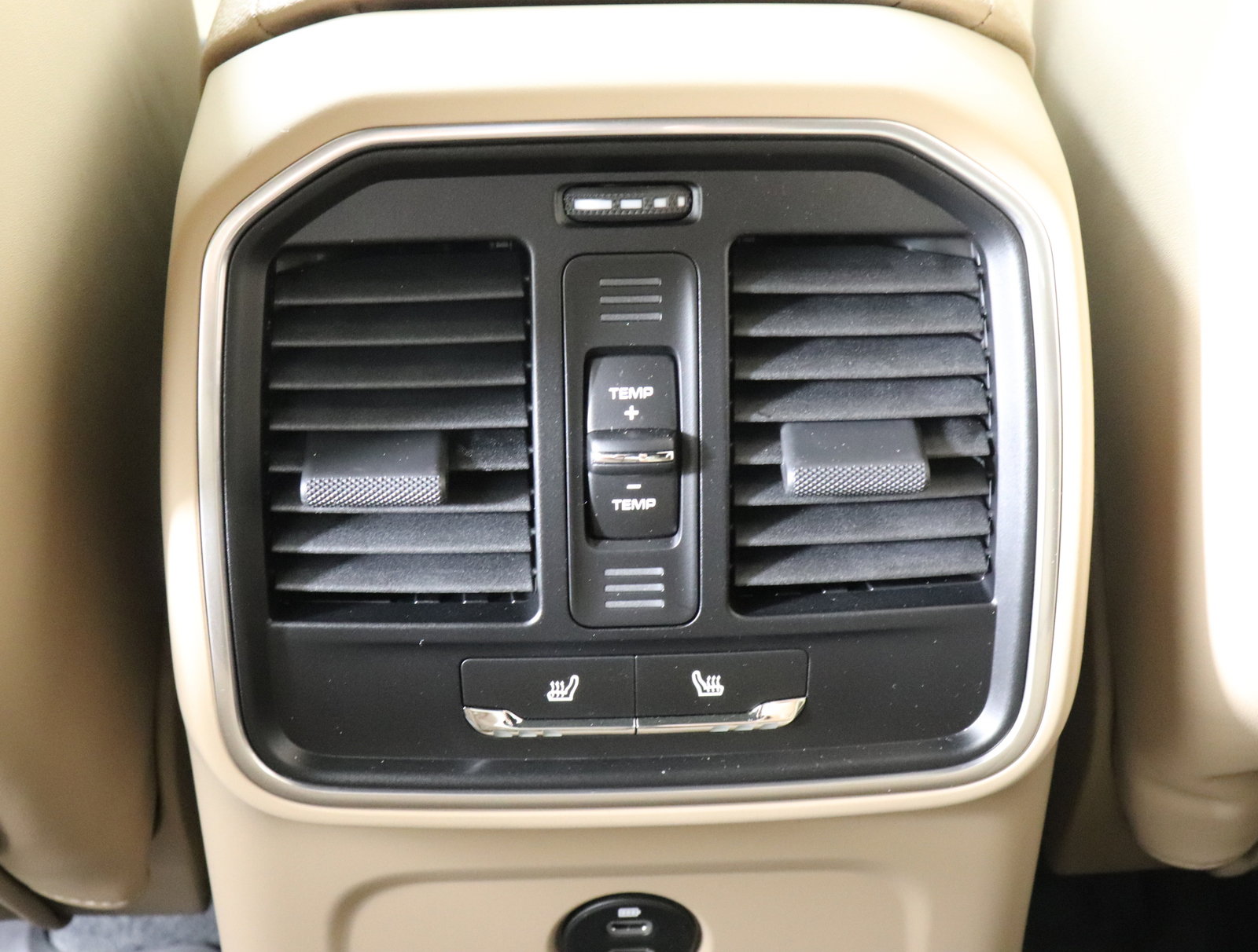 Used 2025 Porsche Macan image 20