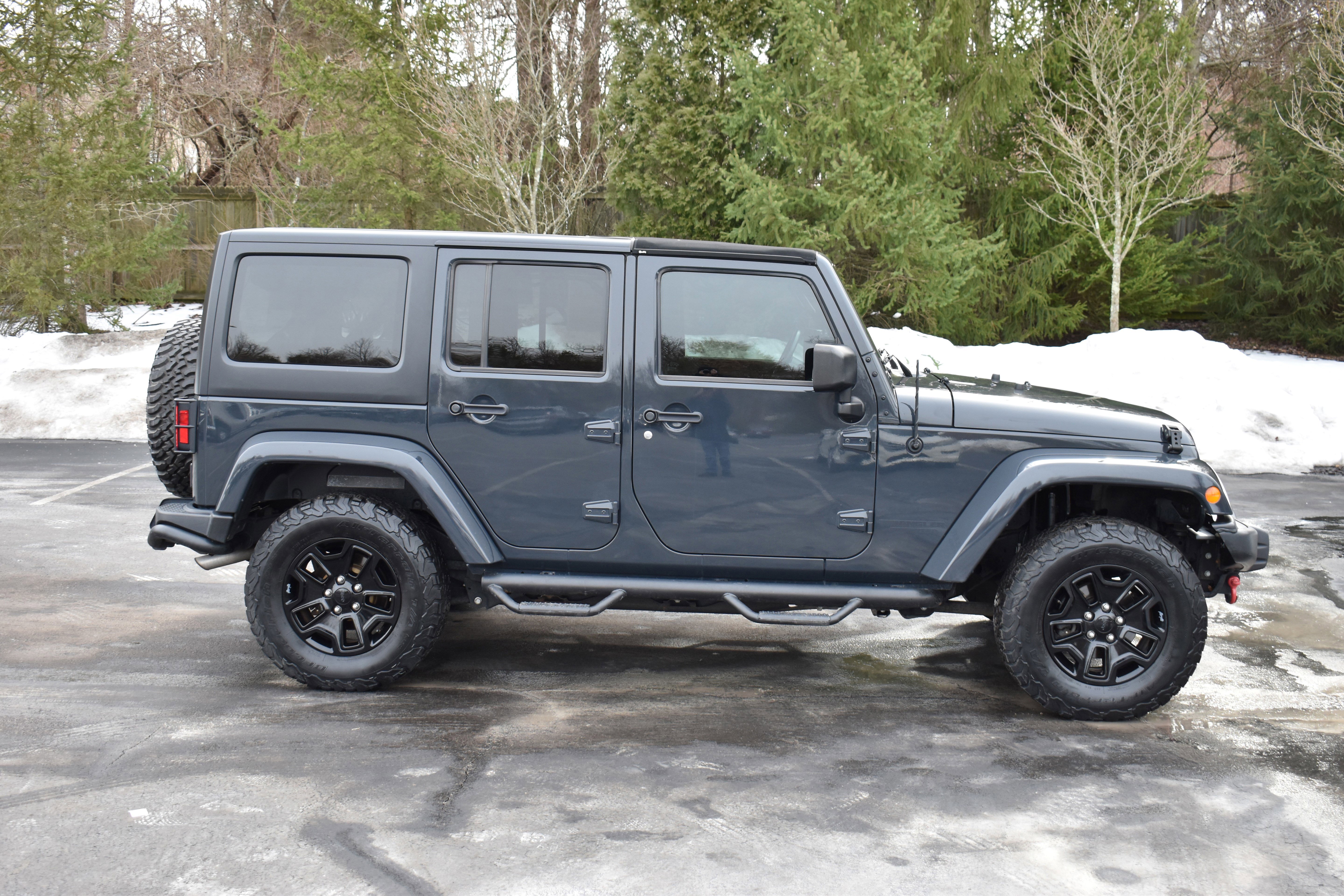 Used 2017 Jeep Wrangler Unlimited Sahara image 32
