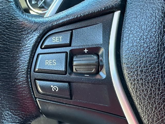 Used 2017 BMW 330i Sedan RWD image 14