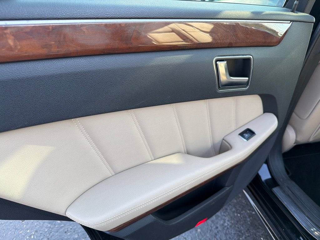 Used 2012 Mercedes-Benz E 350 4MATIC Sedan image 30