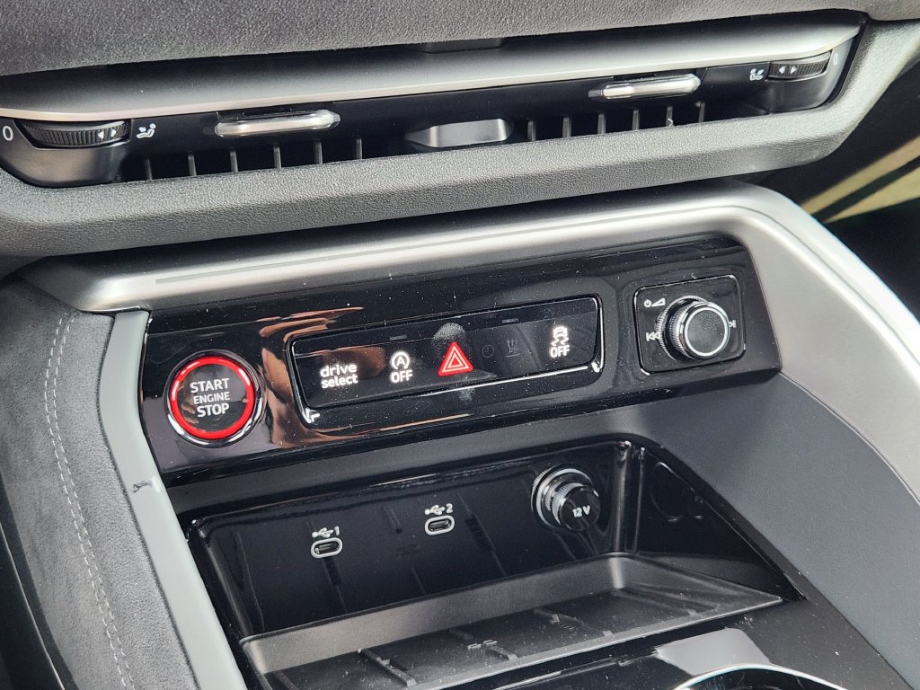 New 2026 Audi SQ5 Prestige AWD/4WD image 22