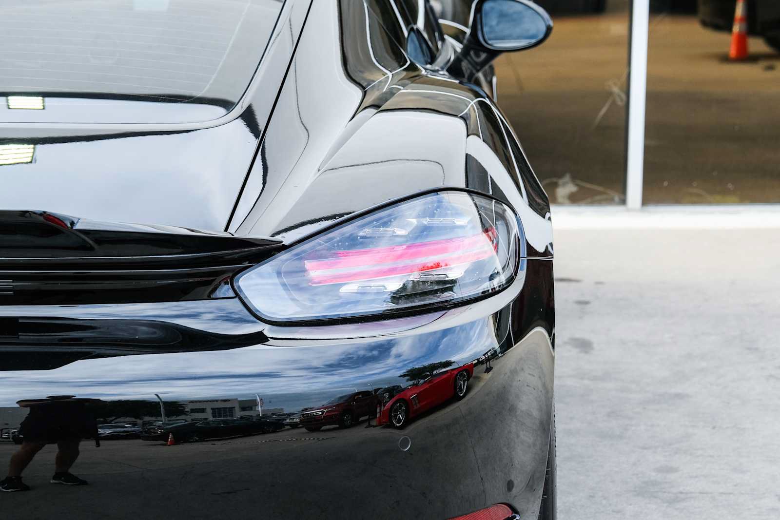 Used 2019 Porsche 718 Cayman RWD image 15