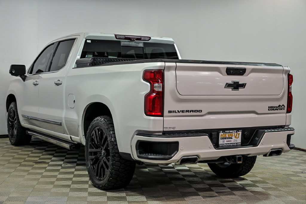 Used 2023 Chevrolet Silverado 1500 High Country w/ High Country Premium Package AWD/4WD image 6