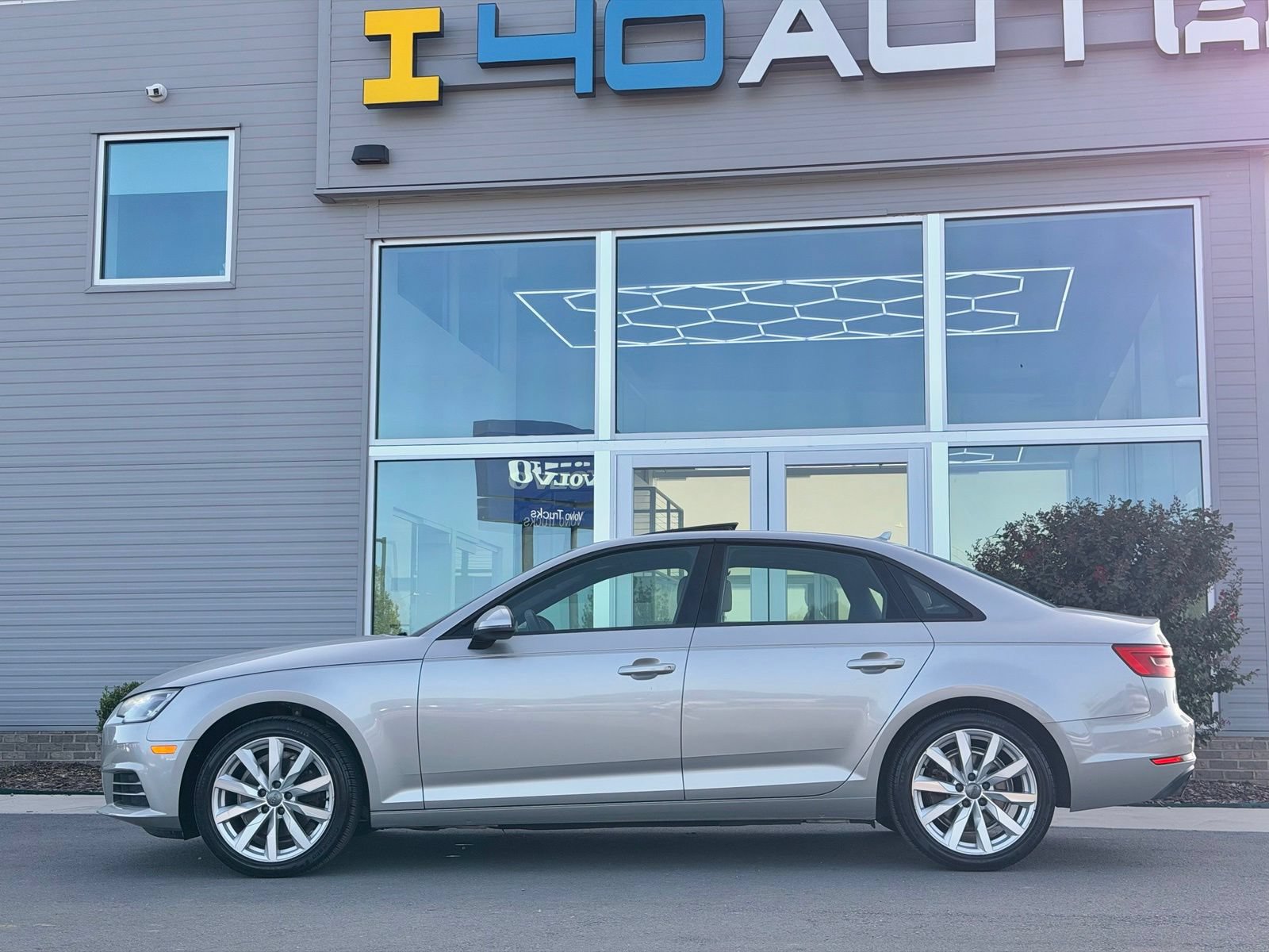 Used 2017 Audi A4 2.0T Ultra Premium FWD image 18