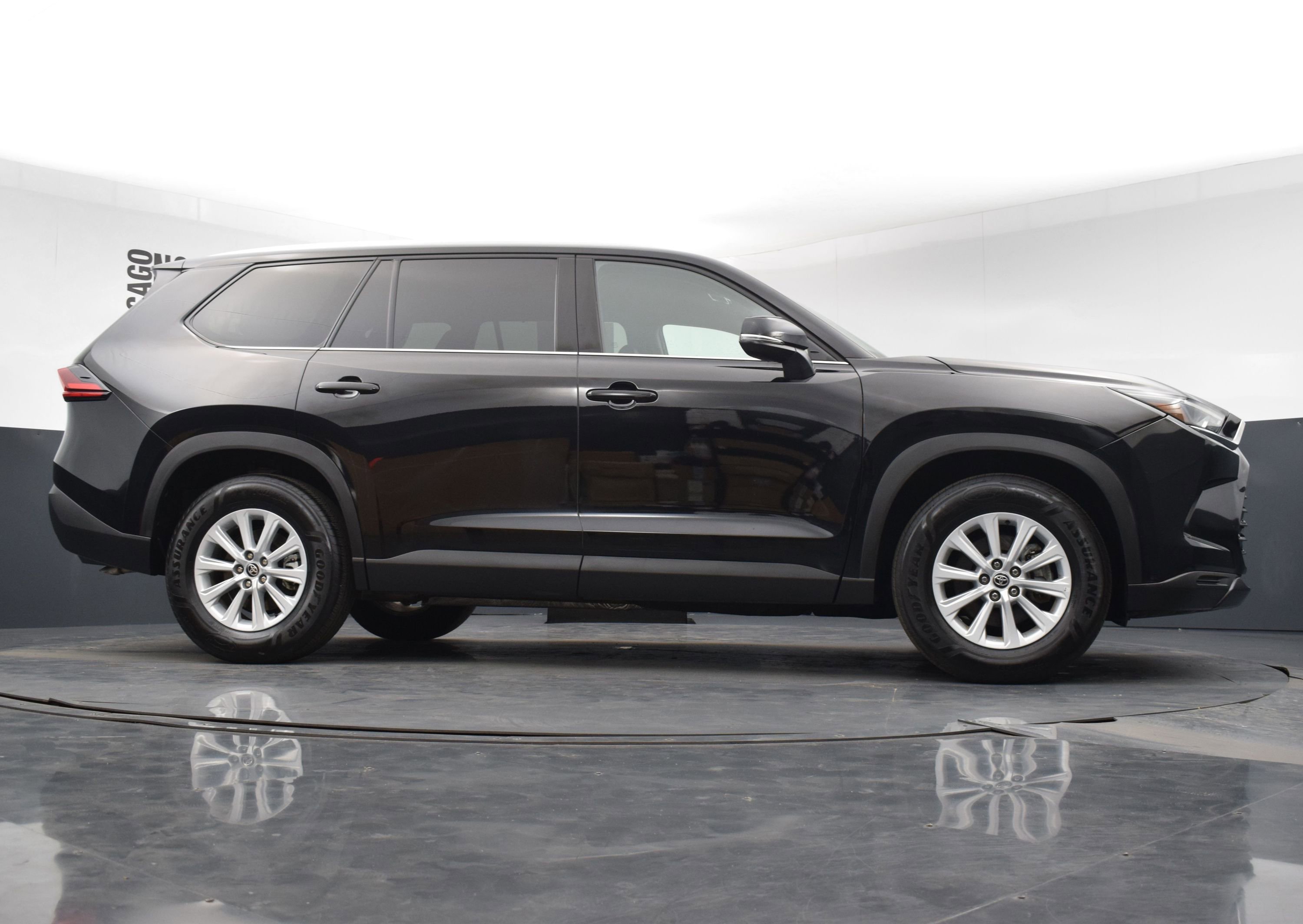 Used 2025 Toyota Grand Highlander AWD image 31