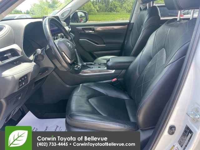 Used 2023 Toyota Highlander Platinum AWD/4WD image 17