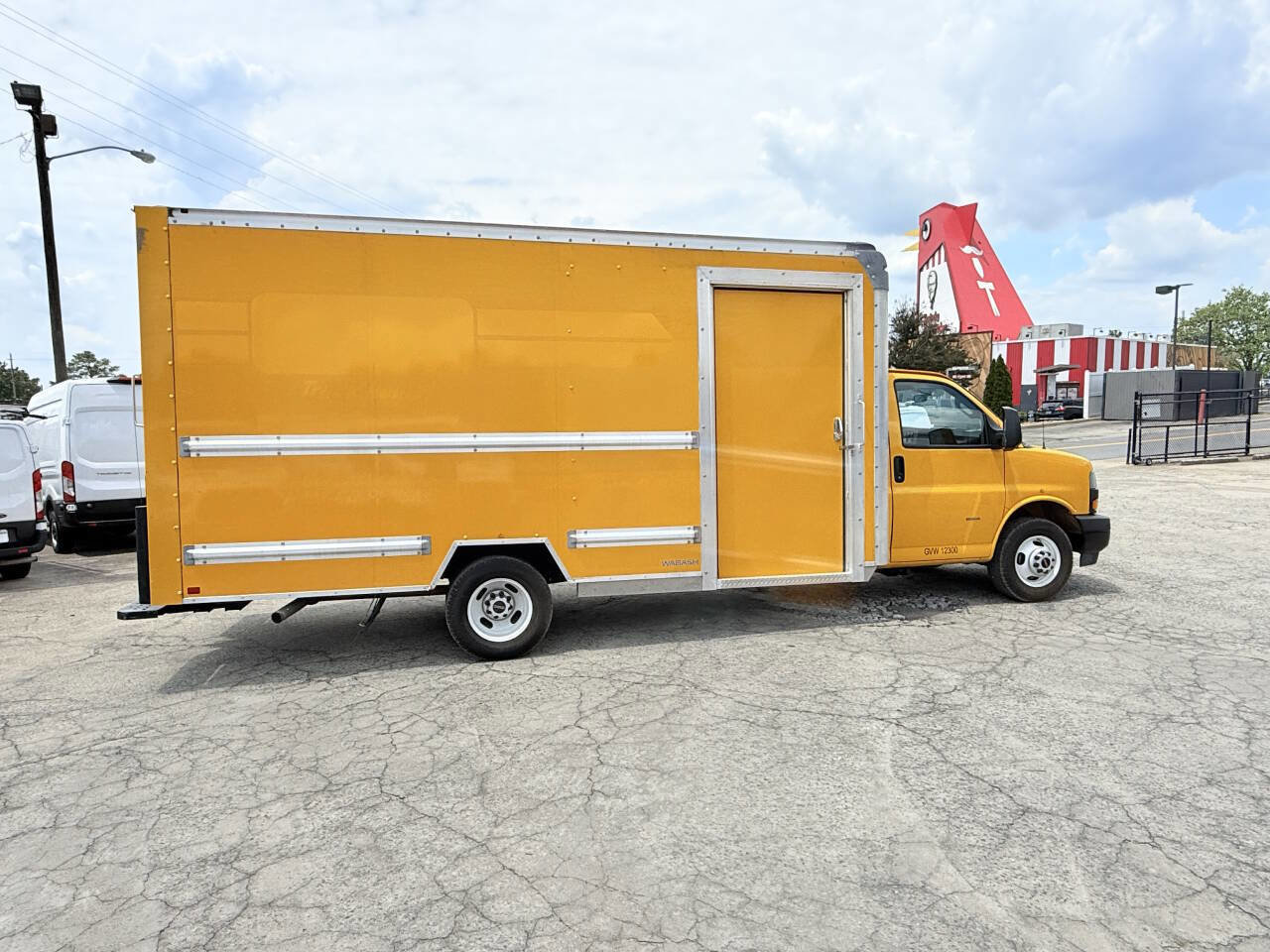 Used 2023 GMC Savana 3500 Extended w/ Power Convenience Package RWD image 2