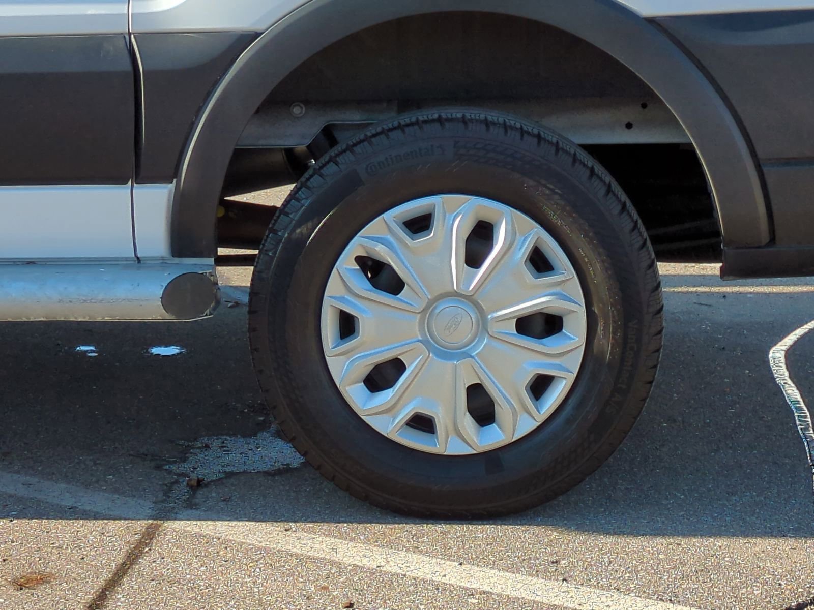 Used 2024 Ford Transit 250 Low Roof w/ Exterior Upgrade Package image 17