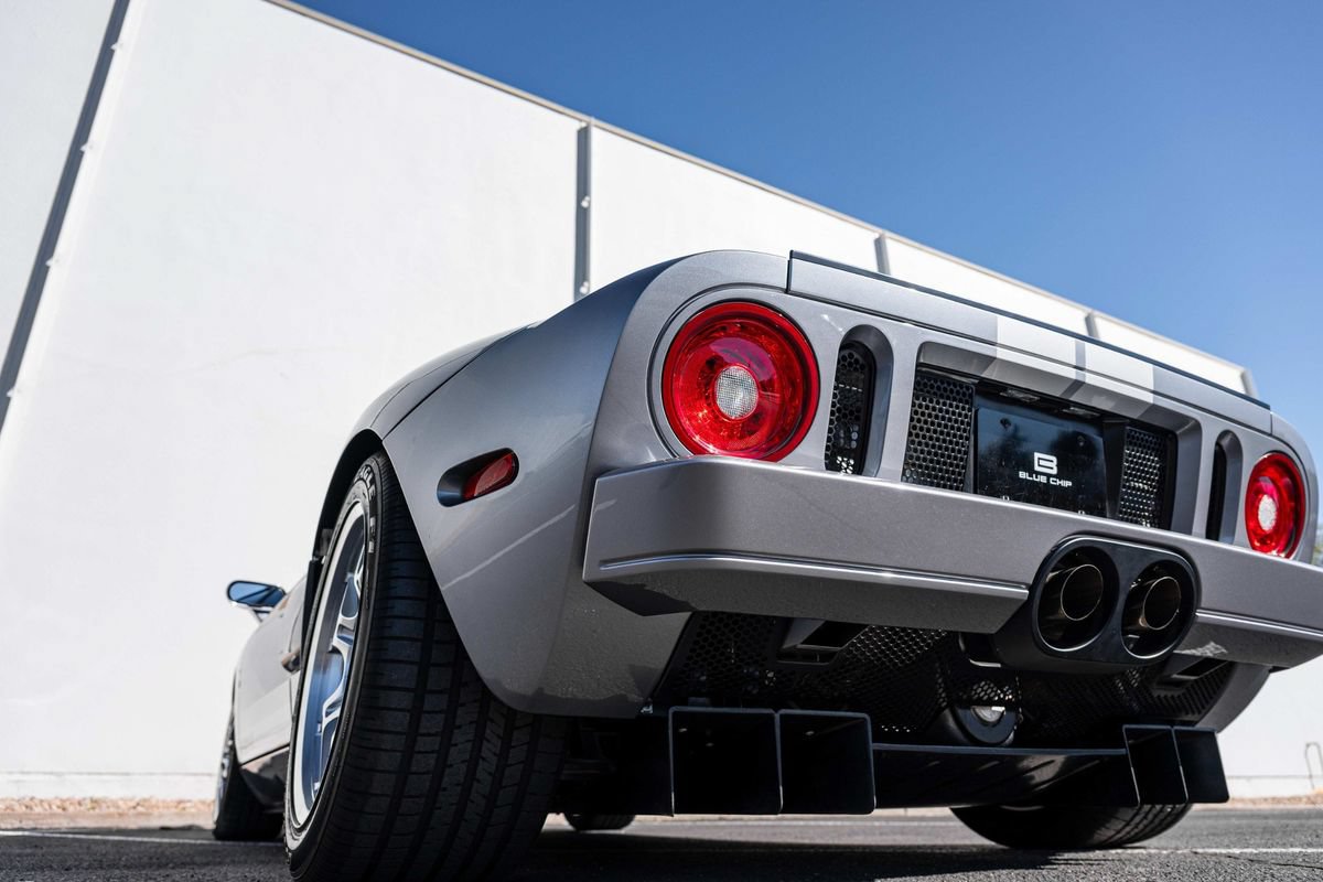 Used 2006 Ford GT RWD image 33