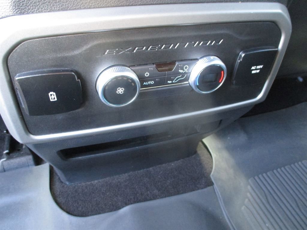 Used 2021 Ford Expedition XLT image 10