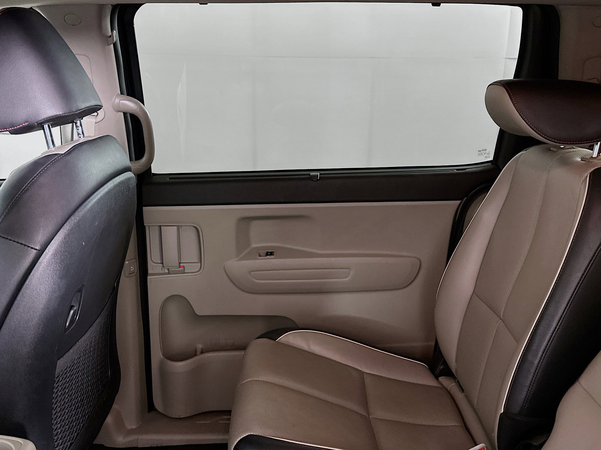 Used 2019 Kia Sedona EX image 30